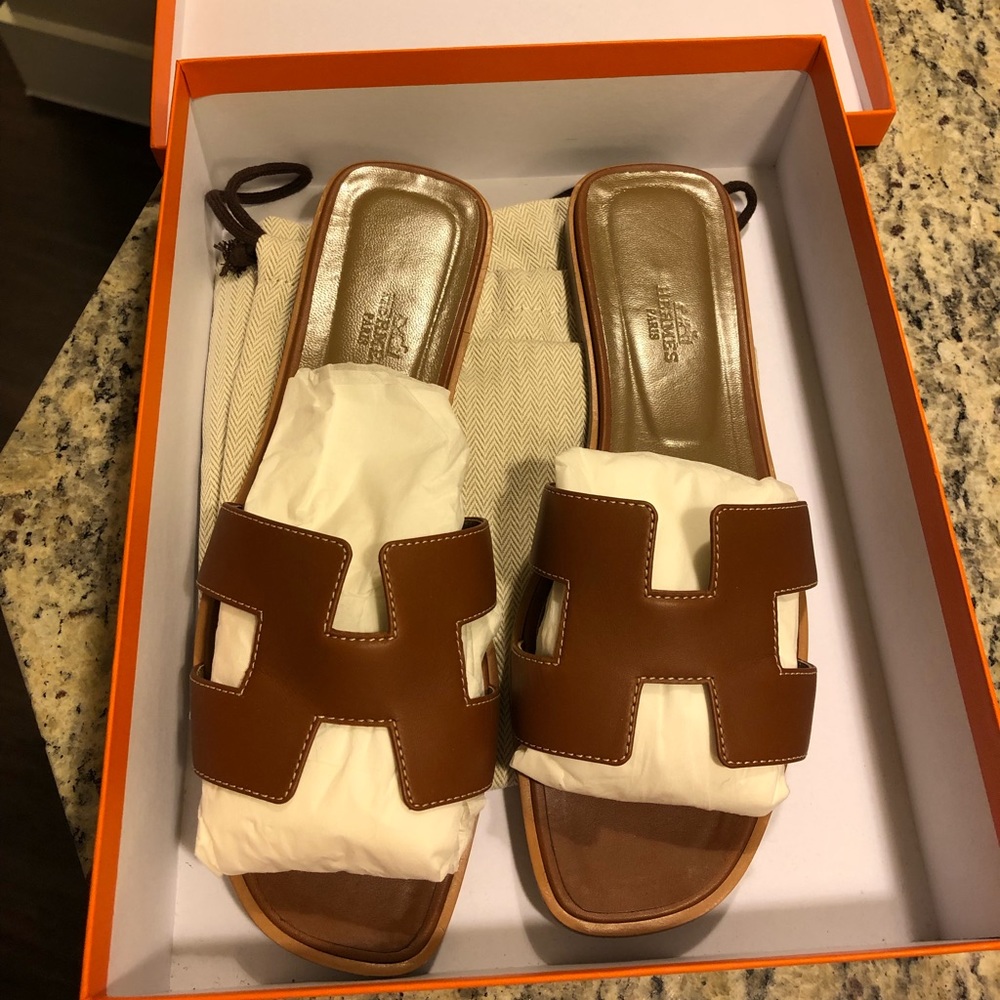 Hermès Oran Sandals 39.5 (WORN 3 TIMES)